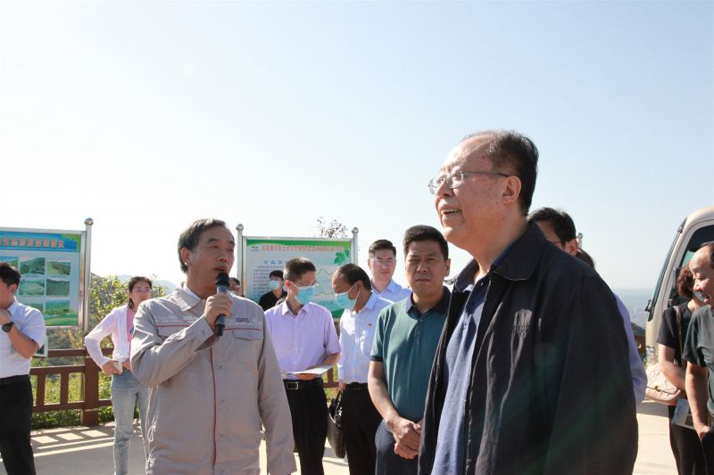 
				   
					河南省人大常委會(huì )黨組副書(shū)記、副主任馬懿一行到洛陽(yáng)黃河同力調研
				 